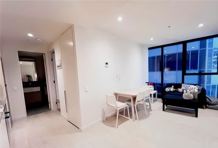 1 Bedroom*1111 - Photo 2