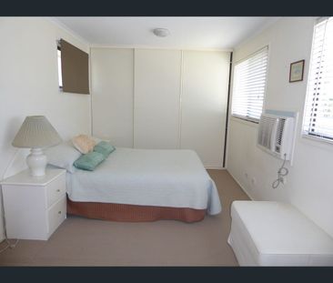 30 Sportsman Ave, Mermaid Beach, Qld 4218 - Photo 4