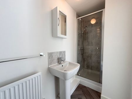 2 bed flat to rent in Dennis Davison Place, Coventry, CV4 - Photo 4