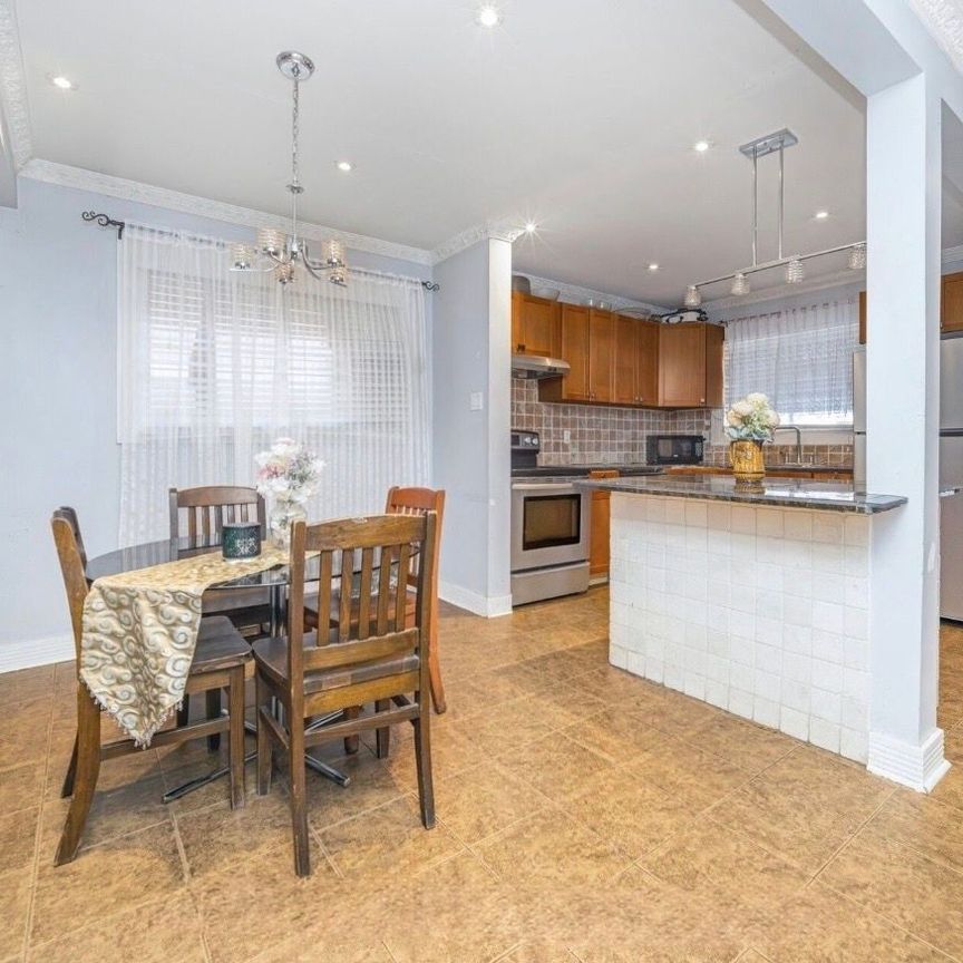 For Lease - 19 Gatsby Square Unit# Room 1, Brampton, Ontario - Photo 1