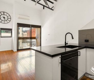 Central and spacious 2 bedroom loft apartment in Fortitude Valley - Photo 5