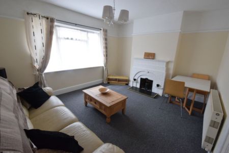 2 Bedroom Flat To Rent in Westbourne - £1,343 pcm Tenancy Info - Photo 4