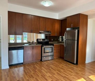 Rare 1 bed, 1 bath townhome, 2 parking FOR RENT - Erin Mills - Photo 4