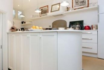 Attic-Spagna: 250mq. Duplex Penthouse located in 15th century Historical Building. Large double living room with fireplace, study, 3 bedrooms, 3 baths, spectauclar entertaining room with 360° views of antique Rome, rooftops and Cupoa’s. Ref #120