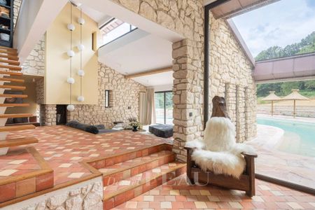 Location maison, Milon-la-Chapelle, 10 pièces, 670 m², ref 85600669 - Photo 5