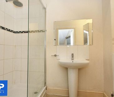 1 bedroom in a flat share to rent - Photo 6