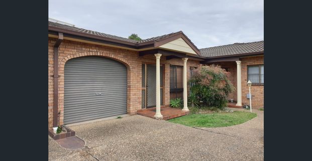 TIDY & CLEAN 2 BEDROOM VILLA FOR RENT - Photo 1