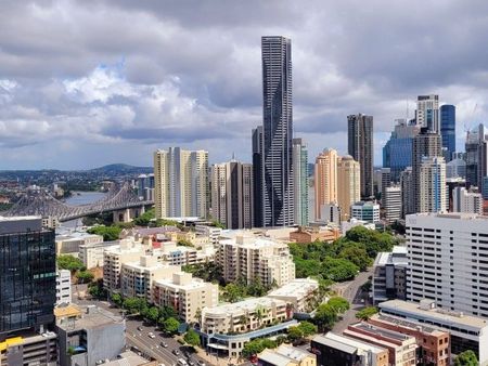 1Bed 1Bath + 1Study + 1Car Penthouse with Stunning City Story Bridge View - Photo 5