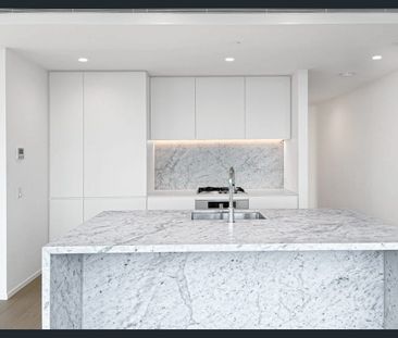 Luxurious Three-Bedroom Residence in the Heart of Southbank - Photo 2