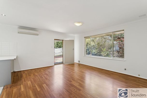 FANTASTIC DUPLEX WALKING DISTANCE TO KARRINYUP SHOPPING CENTRE - Photo 1