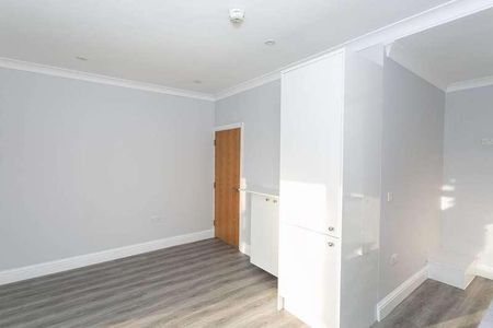 Bushey High Street, Wd, Bushey, WD23 - Photo 5