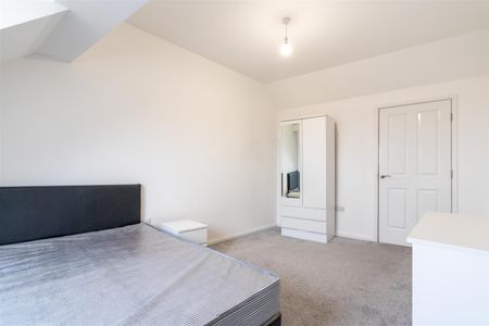 3 bed apartment to rent in Warton Terrace, Heaton, NE6 - Photo 5