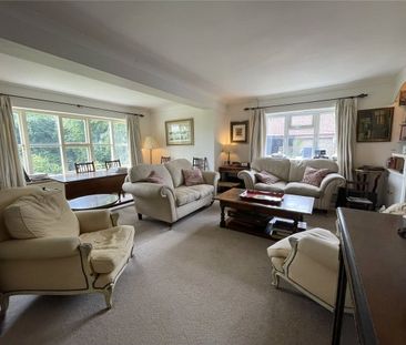 Refurbished 4 bedroom detached character house with far reaching vi... - Photo 1