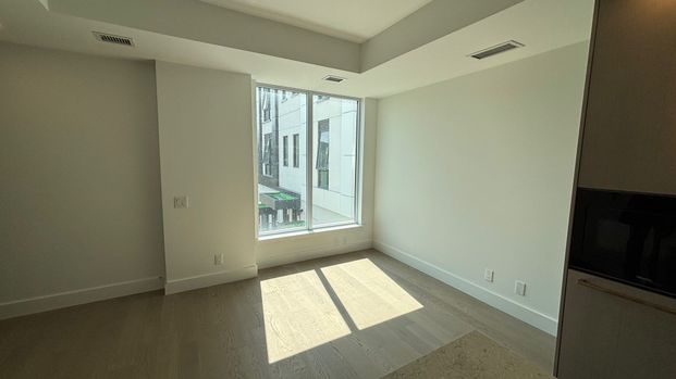 For Lease - 16 Greenbriar Road Unit# TH 5, Toronto, Ontario - Photo 1