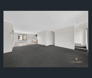 Stylish 3-Bedroom, 2-Bathroom 2 Living Areas Triple-Storey Townhous... - Photo 4