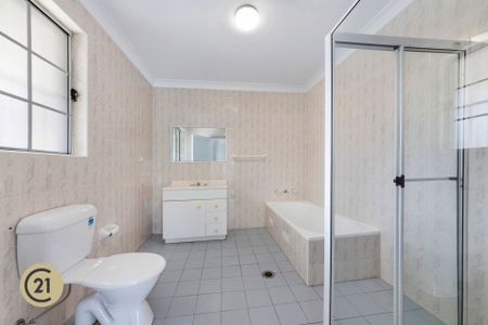 Modern 3-Bedroom + Study Townhouse in Prime North Parramatta Location - Photo 4