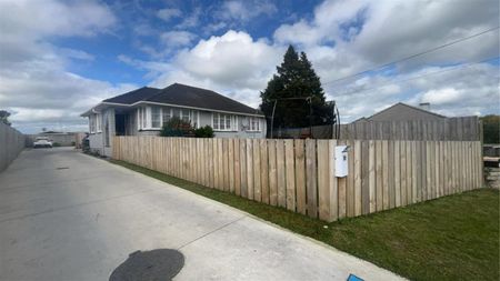 Three-bedroom House located in quiet Cul-de-sac - Photo 5