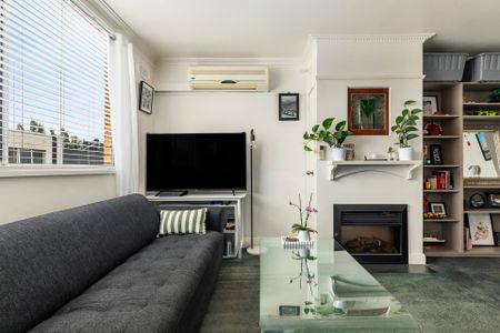 Thinking of selling? Contact our agent - Photo 2