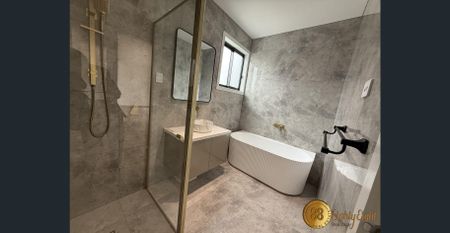 4-Bedroom with 2Master, Family Home with Modern Comforts!! - Photo 5