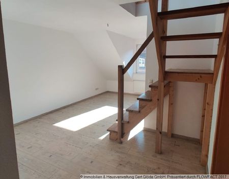 Frei ab Dezember - 2-Raum-Dachgeschosswohnung mit geräumigem Dachspitz - Tromsdorffstraße - Photo 3