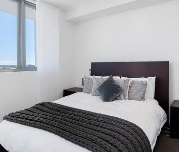 FULLY FURNISHED APARTMENT WITH STUNNING VIEWS TO HINTERLAND - Photo 4