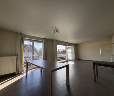 Lichtrijk appartement met twee slaapkamers + garage - Foto 1