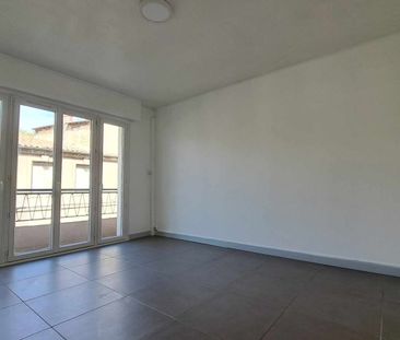 Location - Appartement T3 de 59 m² avec deux balcons et cave - Proc... - Photo 4