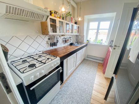 Skøn 2,5 værelses lejlighed i øgadekvarteret - Photo 4