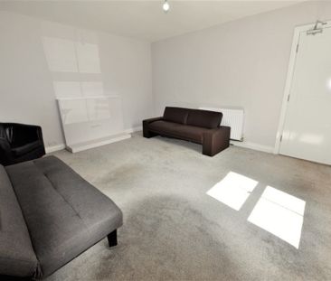 3 bedroom Flat in Flat 15, Leeds - Photo 6