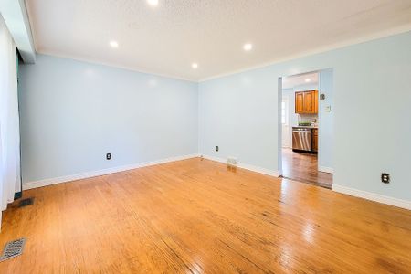 For Lease - 4433 Meadowvale Drive, Niagara Falls, Ontario - Photo 2