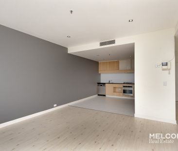 2 BED 1 BATH IN THE HEART OF CBD - WHITE GOODS - Photo 2