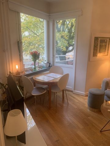 Ljus och välplanerad 1:a med balkong i Östermalm, Stockholm! Nära KTH och utmärkta kommunikationer. - Photo 2