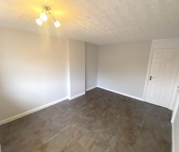 Price £2,300 pcm - Available Now - Unfurnished - Photo 3