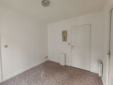 Location Appartement 1 pièce 24m² - Photo 3