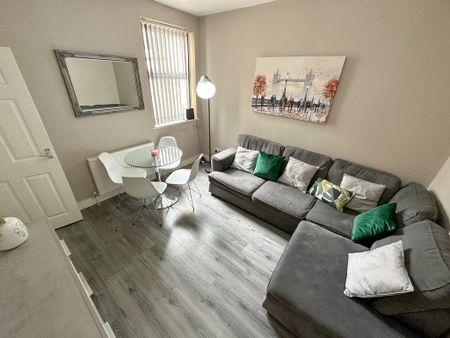 2 bedroom house share to rent - Photo 2