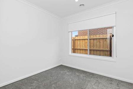 Modern Family Home in Beveridge - Photo 5