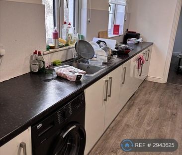 1 bedroom in a house share to rent - Photo 4
