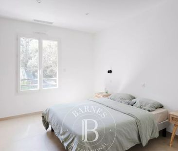 Maison • Exterieurs - Photo 6