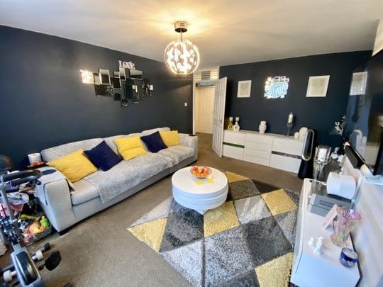 Oak Avenue, Nottingham, NG13 - Photo 1