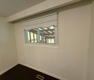 For Lease - 3563 Laddie Crescent Unit# Upper, Mississauga, Ontario - Photo 6