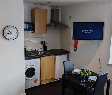 Studio to rent - Photo 5