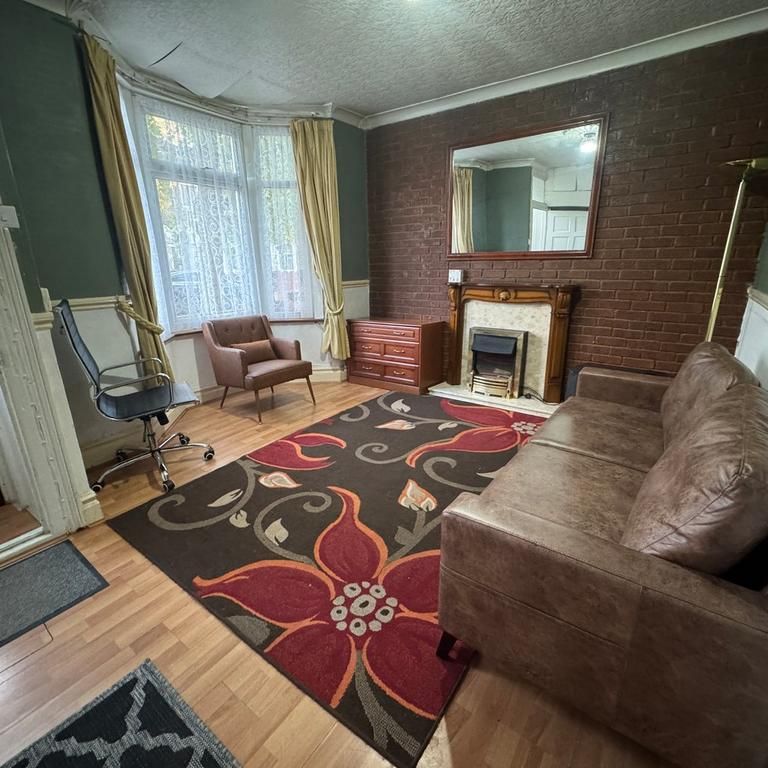 3 bedroom terraced house to rent - Photo 1