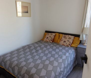 Room in a Shared House, Rotherhithe New Road, SE16 - Photo 2