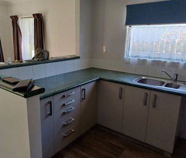 Charming 3BR Recently Refurbished Napier Home - Photo 1