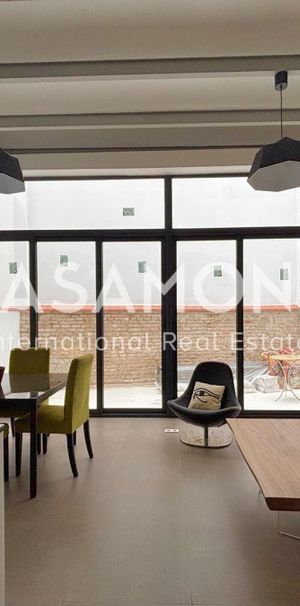 Spacious and modern 3-Bedroom Duplex with Terrace, Garage & Cozy Patios in El Clot - Photo 1