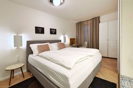 Biedermeierwohnung mit Balkon! Stylisch möbliertes 2-Zimmer-Apartment in Fußgängerzone! - Photo 5