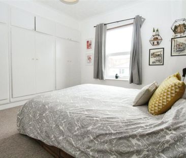 3 Bed Semi-Detached House, Forster Road, SO14 - Photo 4