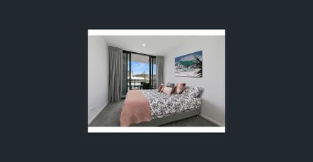 Luxury 2-Bedroom Apartment at Boardwalk Burleigh - Coastal Living in Style - Photo 2