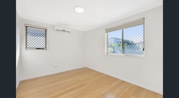 LARGE 4 BED + STUDY, FAMILY HOME - Photo 1