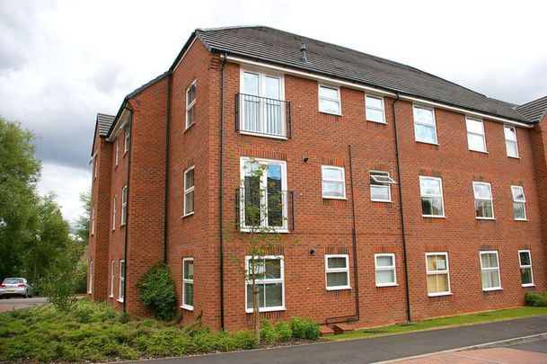 Brett Young Close, Halesowen, B63 - Photo 1